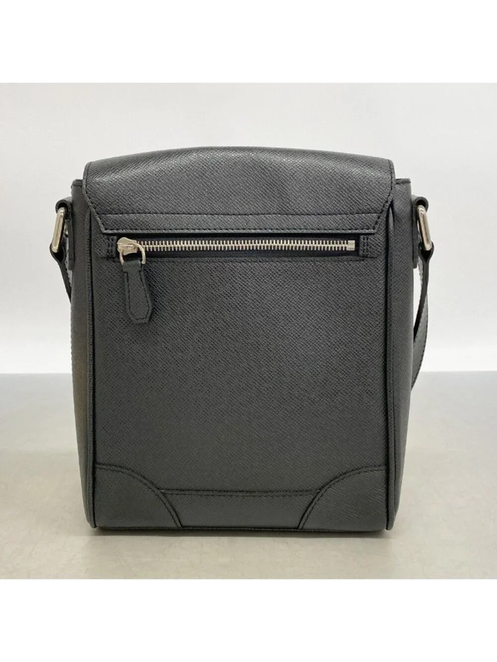 Louis Vuitton this authentic